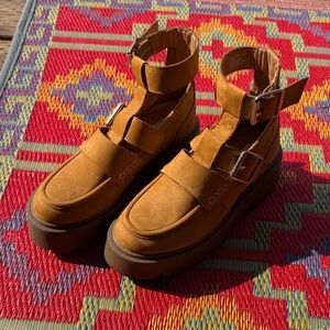 Brand New Steve Madden Rogue Brown Ankle Strap Booties